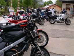 NC06 - Des brêles à l&#039;entrée du camping
