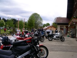 NC06 - Des brêles à l&#039;entrée du camping...