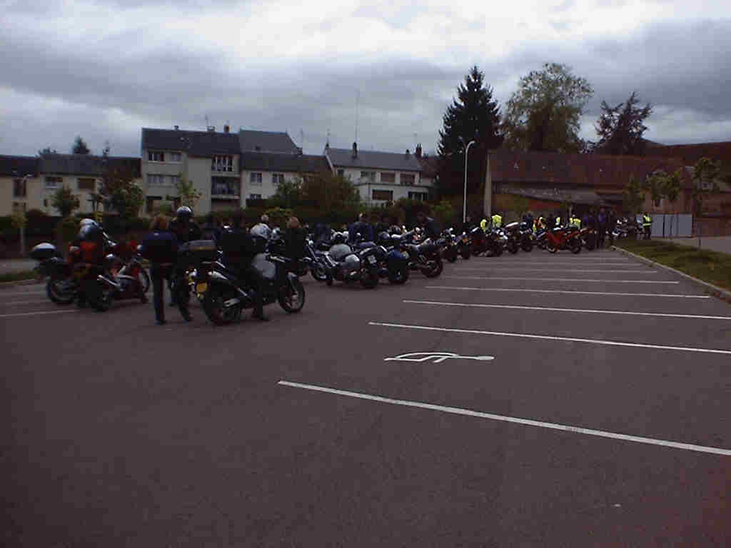 Les brêls sur le parking